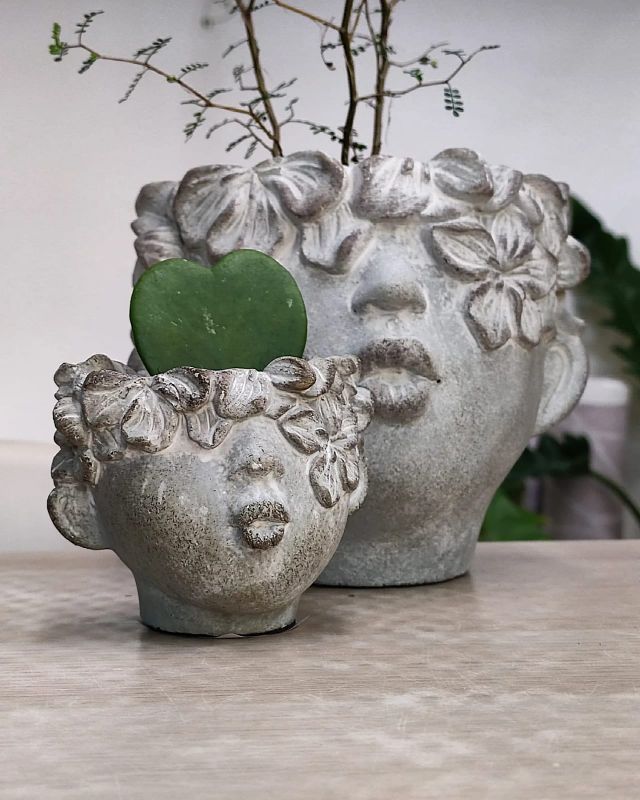 Kameninový obal na květináč Baby head